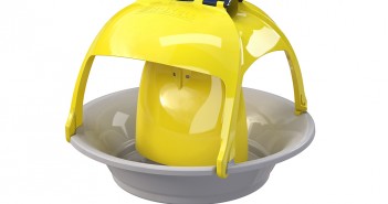 Roxell launches Titan, the largest feeder pan on the market for large turkeys titan turkey feeding pan