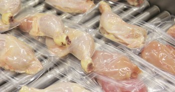 Poultry study points to genes linked to Campylobacter Poultry_Rollstock_ChickenLegs_SemiRigid_ClrTray_FactoryProduction_EM(3)